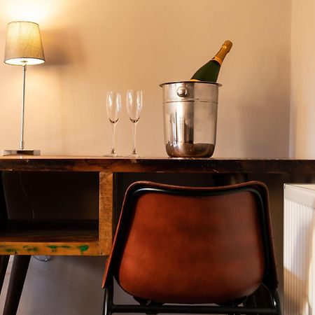The Milestone Hotell Sowerby Bridge Rum bild