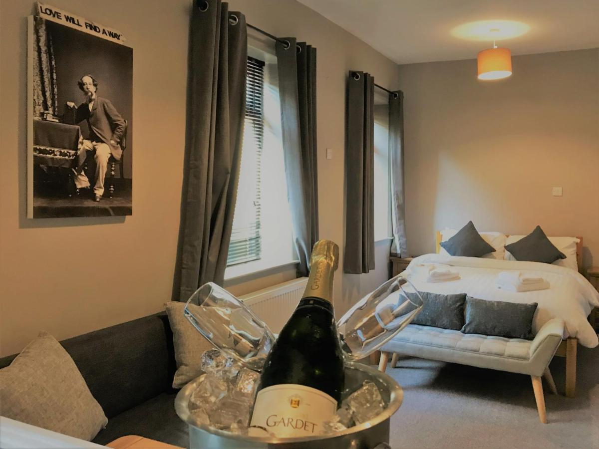 The Milestone Hotell Sowerby Bridge Exteriör bild